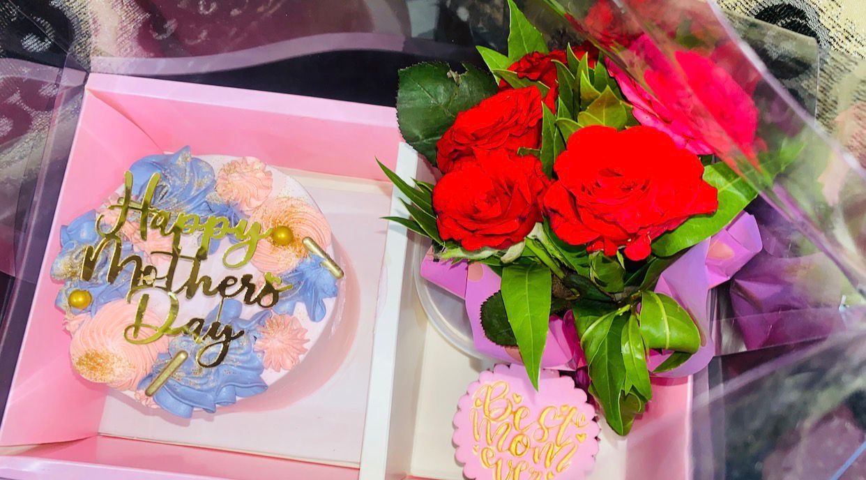 *The "Best Mom Ever" Bento &amp; Blooms Luxury Tote*